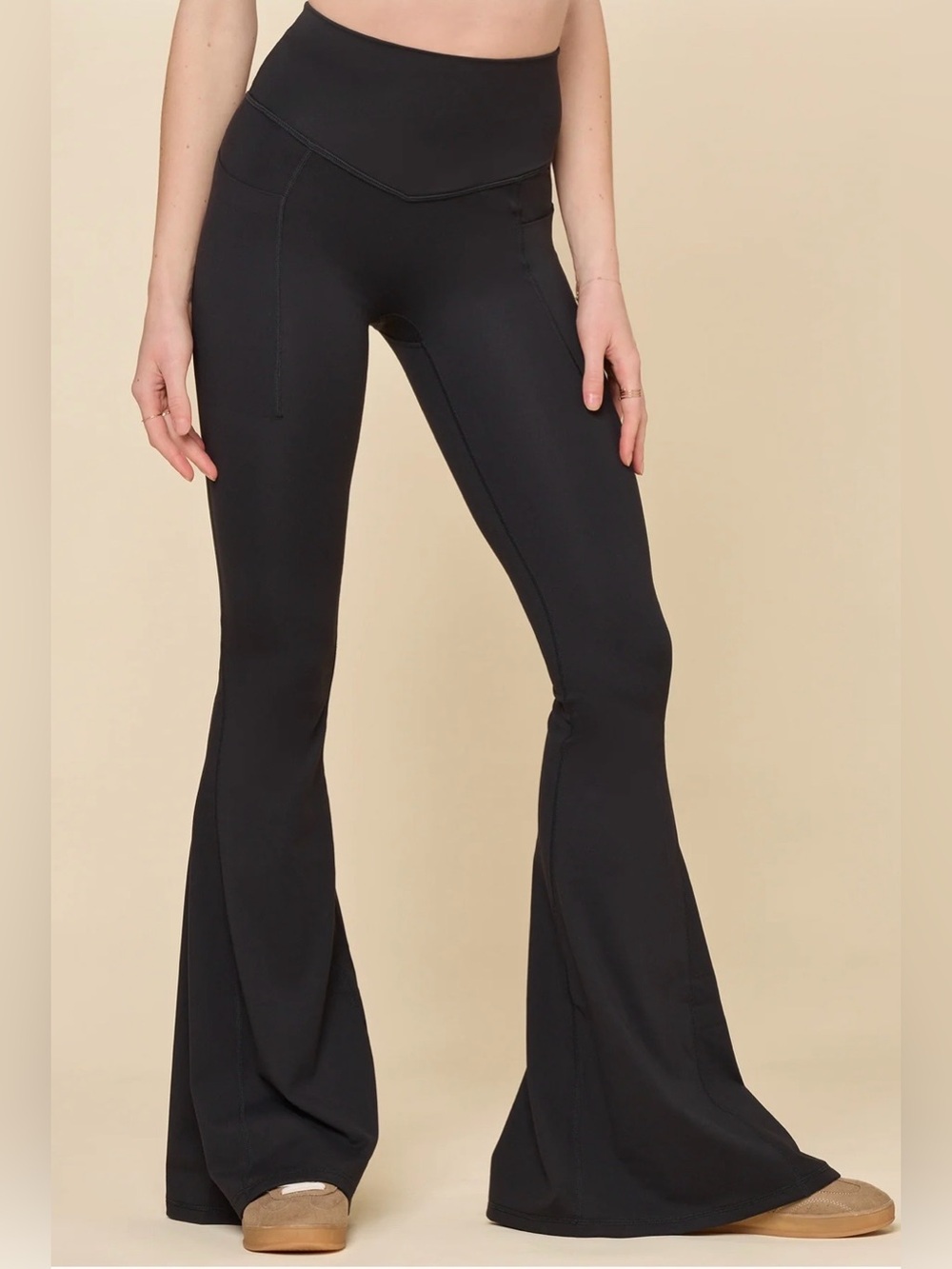 NWTS Pop Flex Bell Bottom with Pockets - Black - Sz Large